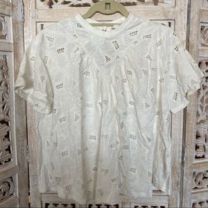 Akemi and Kin White Eyelet Keyhole Back Blouse S